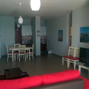 Apartament 2+1 dhe garazhd ne shitje