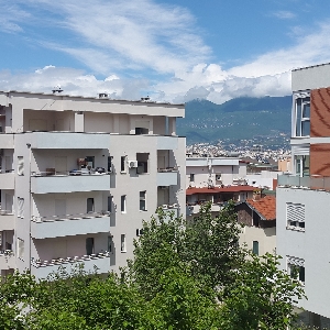 Shitet Apartament  4+1 prane Kodra Diellit