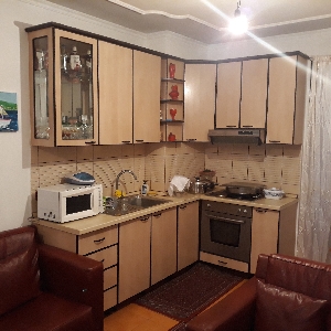 SHITET apartament 2+1 mbrapa Drejtorise se Keshit