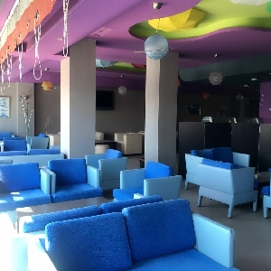 Shitet lokal 220 m2 Durres perball detit.