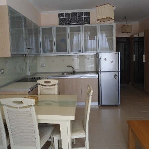 Jepet me QERA apartament 1+1 zona liqenit