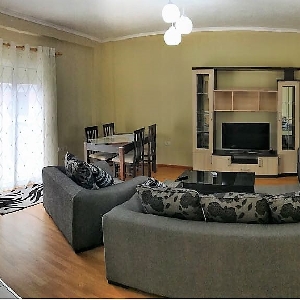 Jepet apartament 2+1 me QERA ne zonen Qesarak