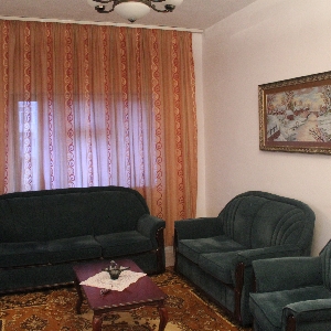 Jepet me QERA apartament 2+1 tek sheshi Avni Rustemi