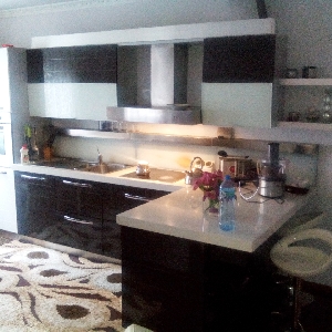 Jepet me qera apartament luksoz  2+1 te Ushtari panjohur