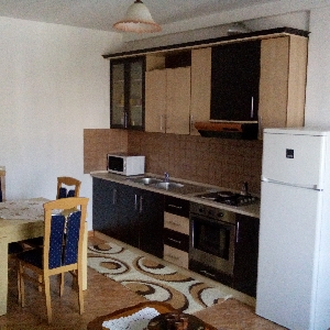 Jepet me QERA apartament 1+1 tek Frosina Plaku.