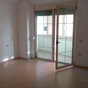 Shitet apartament 2+1 tek 21-Dhjetori