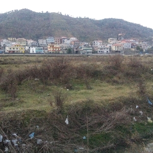 SHITET toke buze autostrades Tirane-Durres