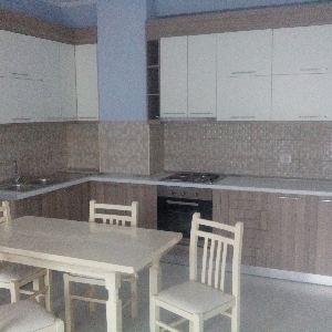 Jepet me QERA apartament 2+1 tek kompleksi Dinamo