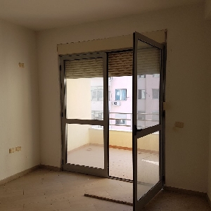 Shitet apartament 2+1 ne Yzberisht