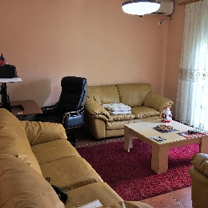 Jepet me QERA apartament…