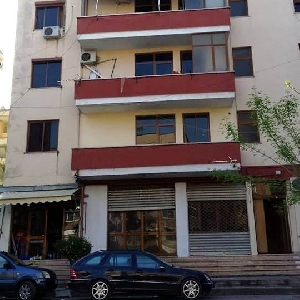 Shitet apartament 1+1 ne zone shume te favorshme.