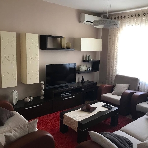 SHITET Apartament 3+1 ne Durres