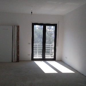 Shitet apartament ne Tirane.  2+1 Misto Mame