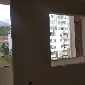 SHITET apartament 1+1 prane Thesarit te Shtetit